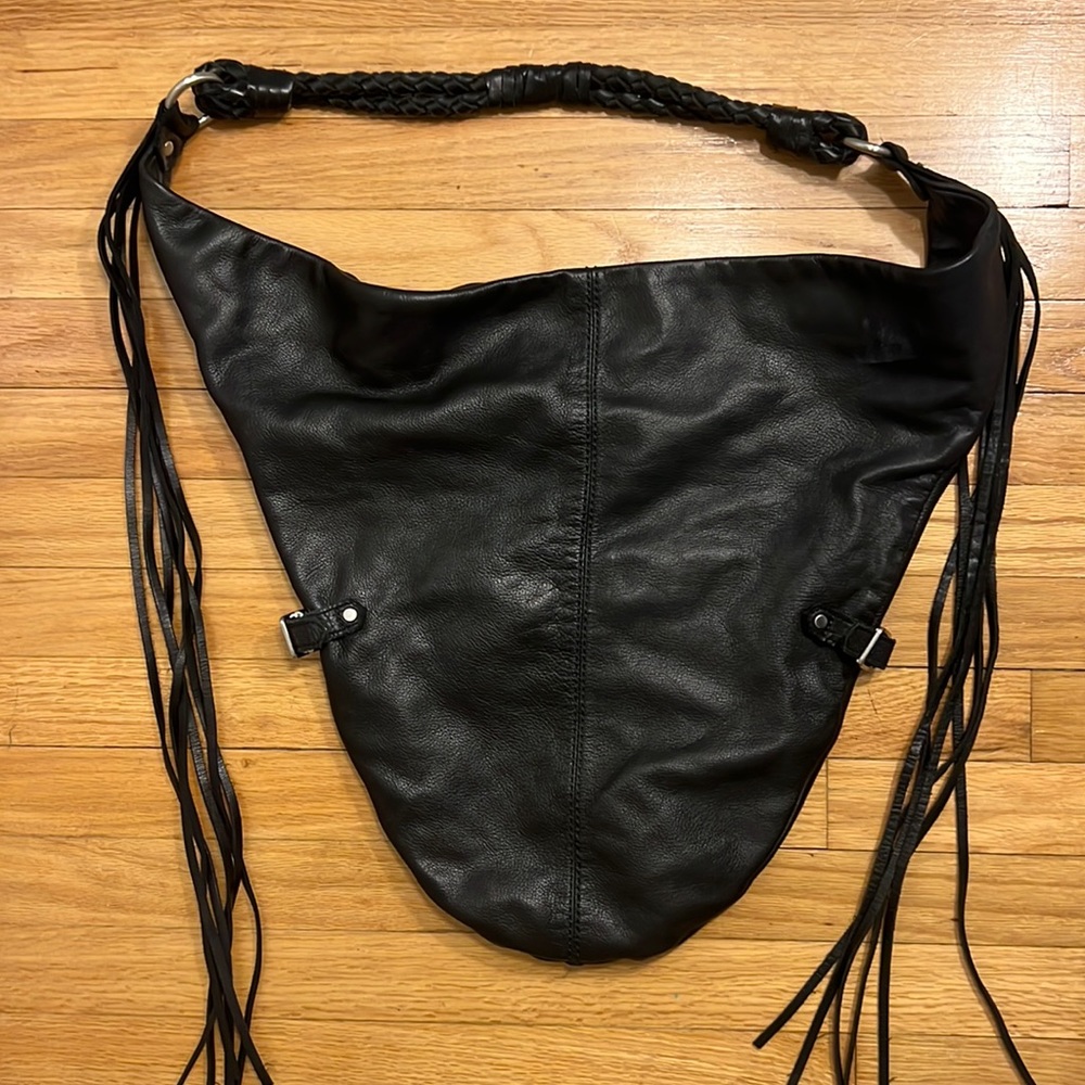 Lines Pelle Leather Shoulder Bag